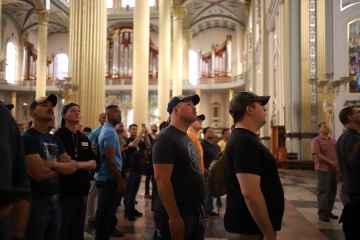 Amerykańscy żołnierze zwiedzili licheńskie muzeum i bazylikę