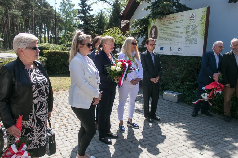 Rzgów. Uczcili pamięć Zofii Urbanowskiej w 173. rocznicę urodzin pisarki