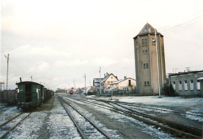 Z Sompoleńskiej stacji kolejowej pozostał jedynie dworzec i wieża ciśnień