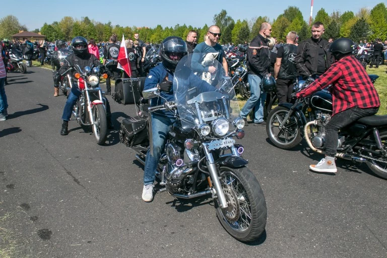 Motocykliści z całej Polski zjechali do Lichenia na otwarcie sezonu